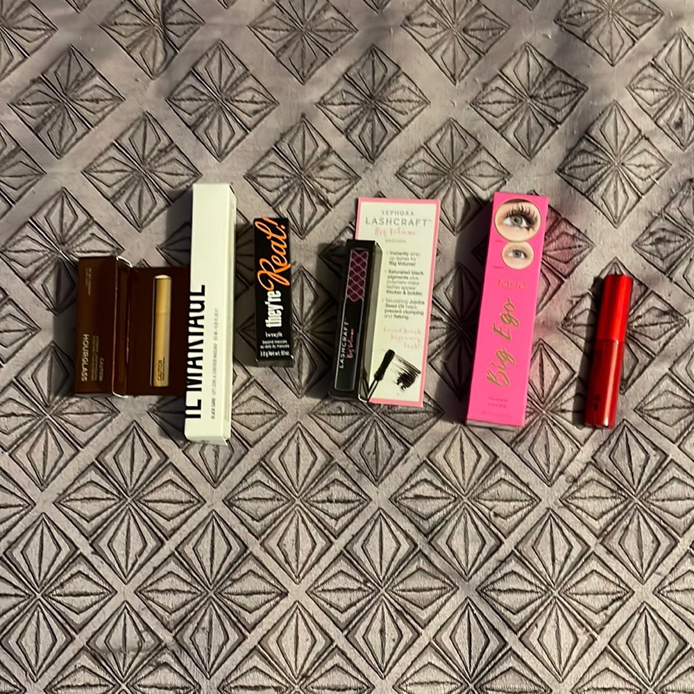 NIB Bundle of 6 Mascaras